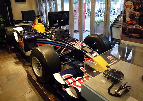 F1 PIT STOP CAFE[F1sbgXgbvJtF]iZ{؁j